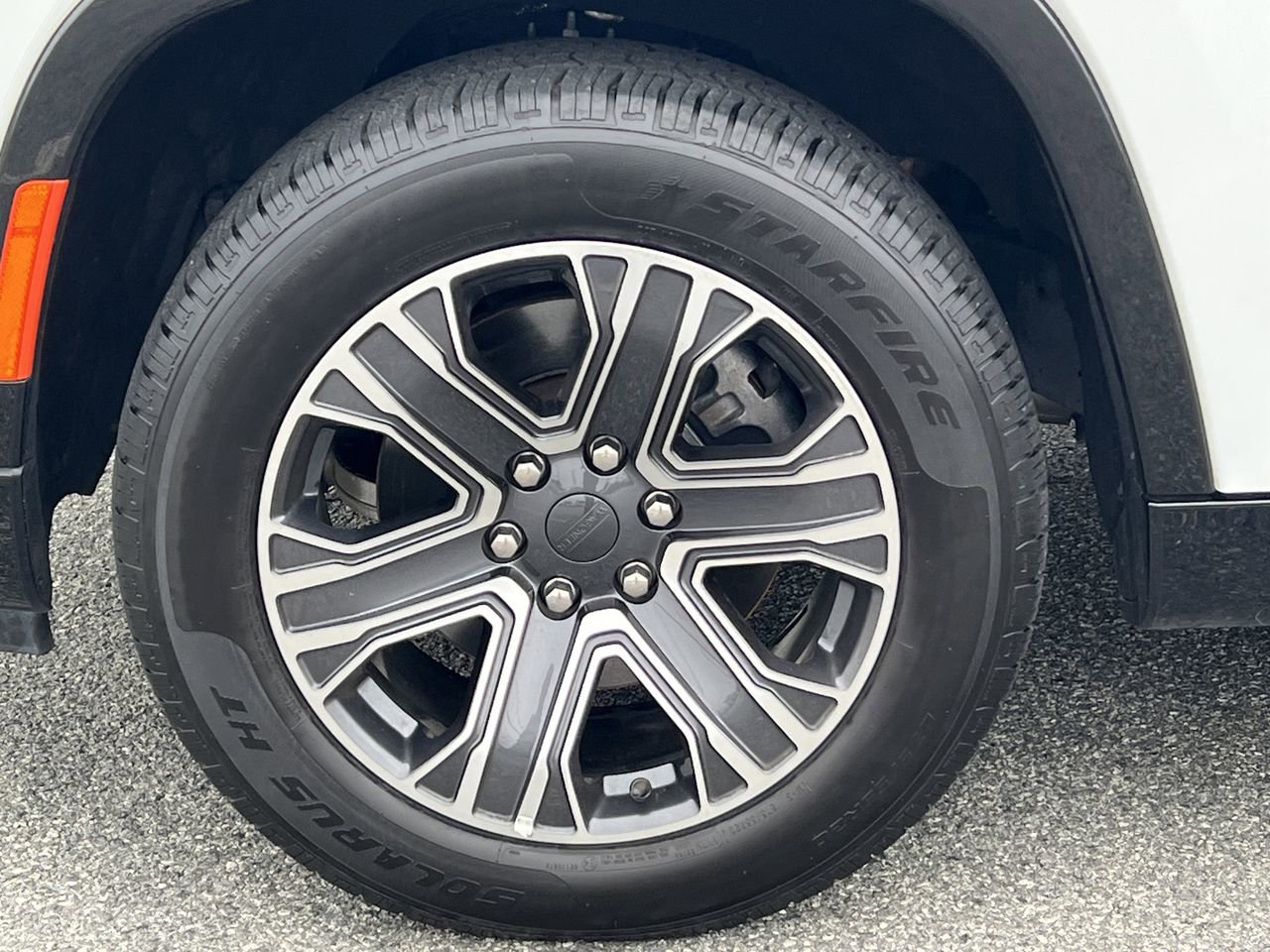 Used 2024 Jeep Wagoneer L Series II w/ Flexible Seating Group image 45