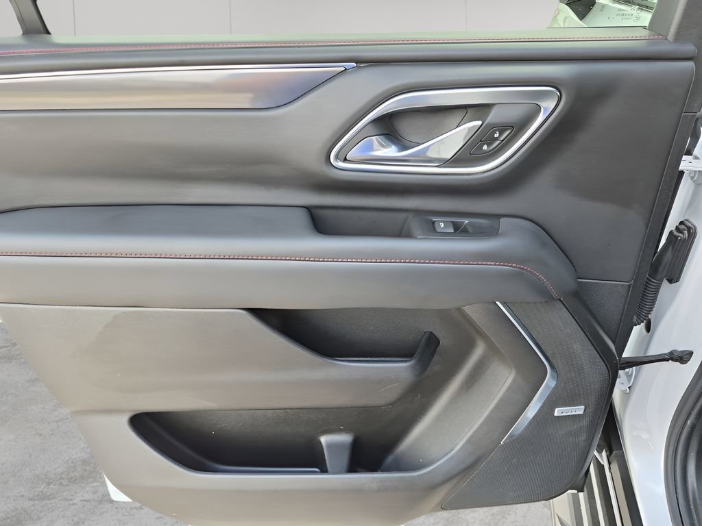 Used 2023 Chevrolet Suburban RST w/ Luxury Package image 17