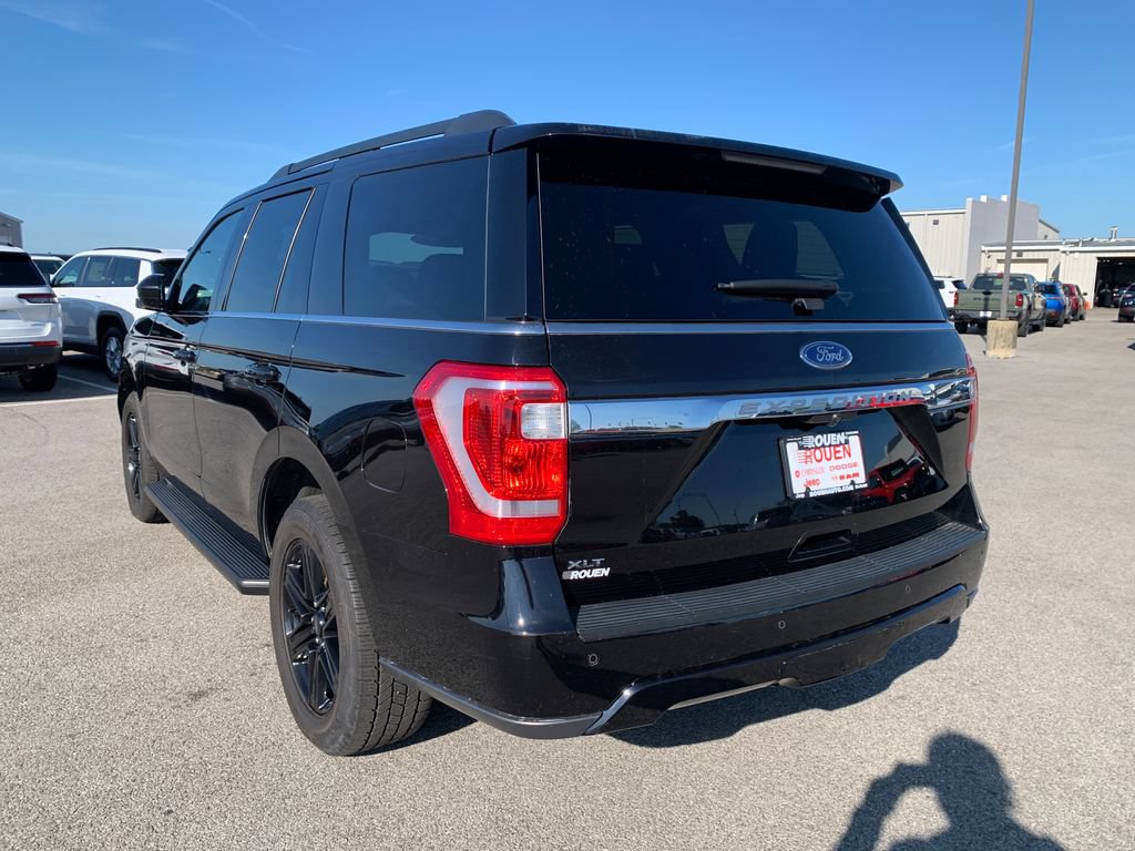 Used 2021 Ford Expedition XLT w/ Black Accent Package AWD/4WD image 5