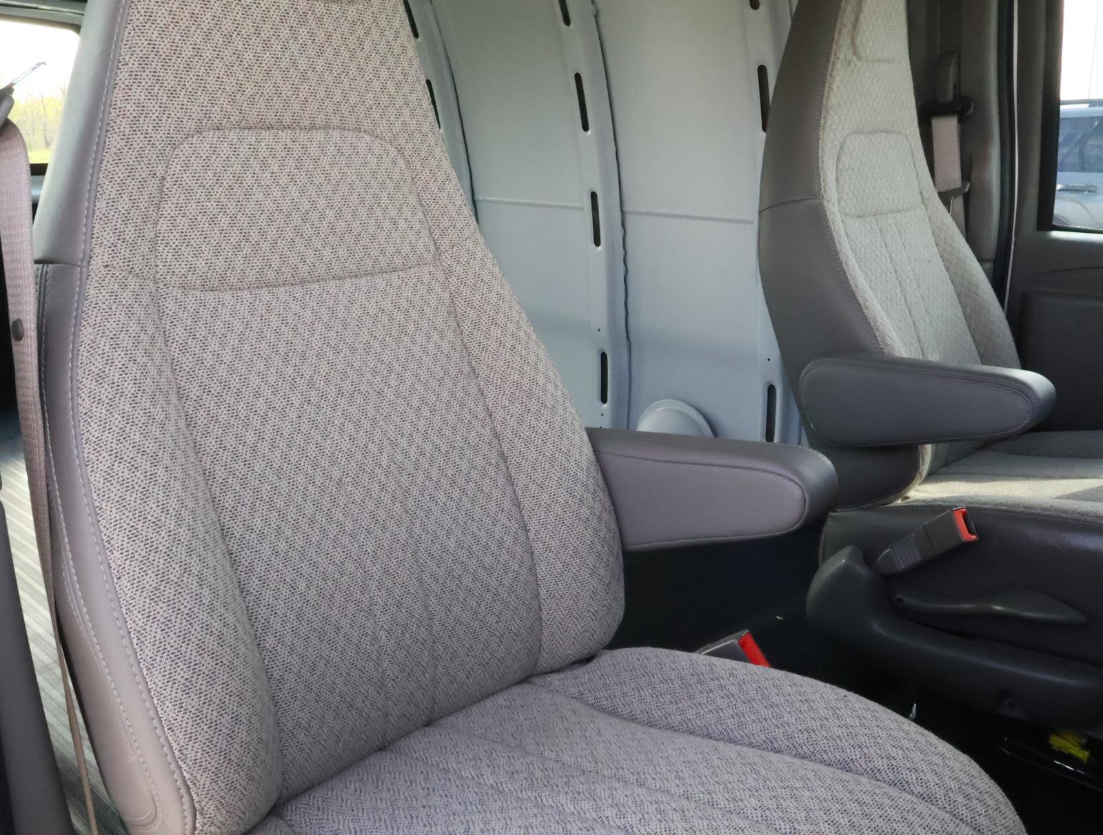 Used 2025 Chevrolet Express 2500 w/ Driver Convenience Package image 13