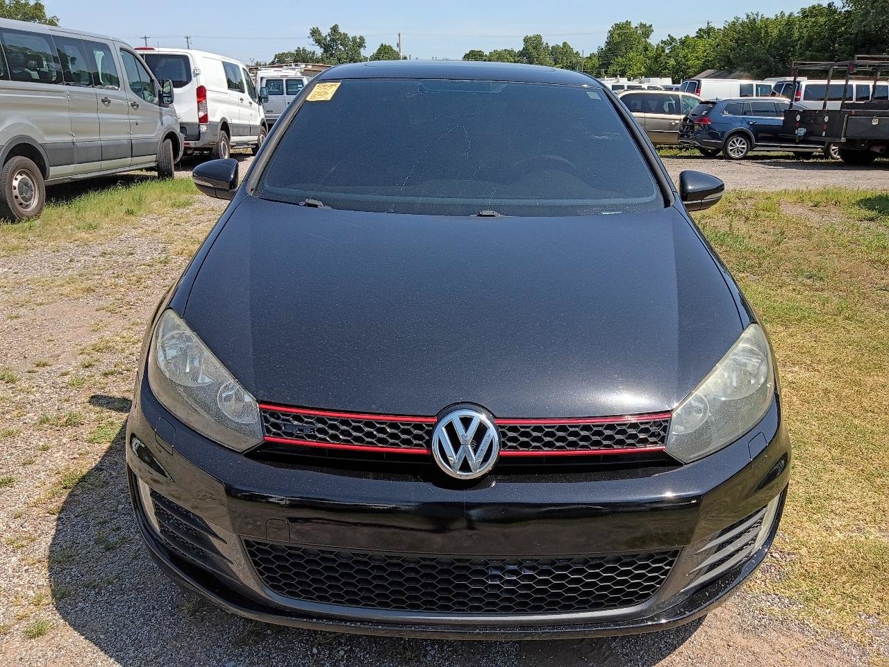 Used 2012 Volkswagen Golf 2-Door FWD image 2