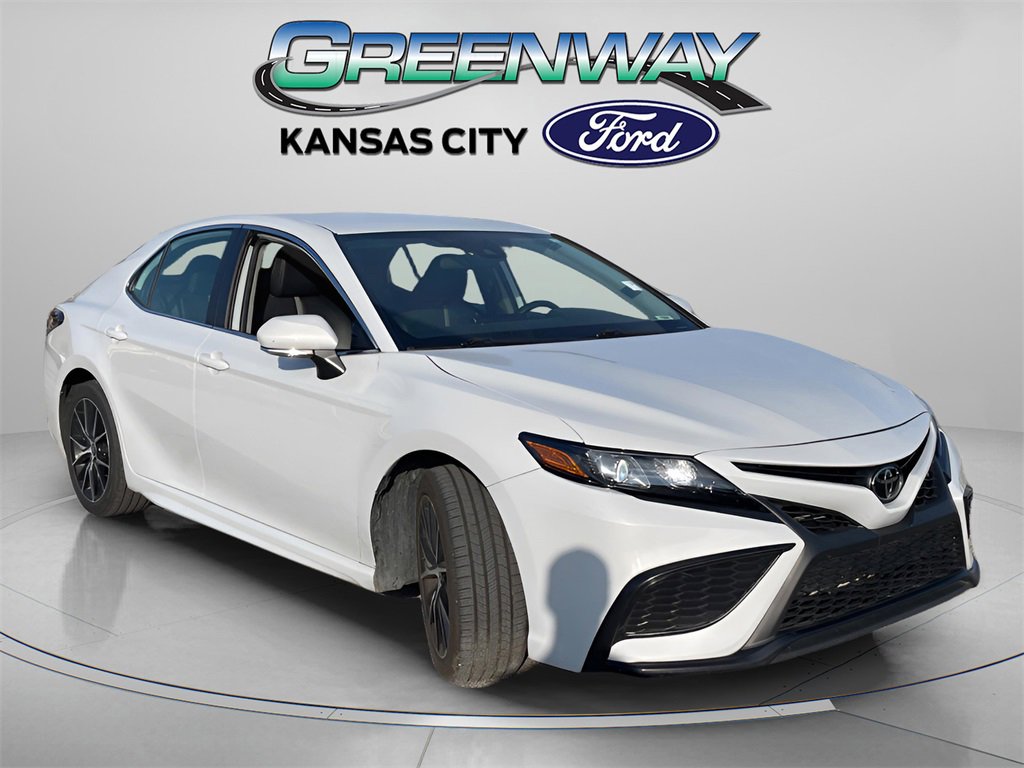 Used 2023 Toyota Camry SE