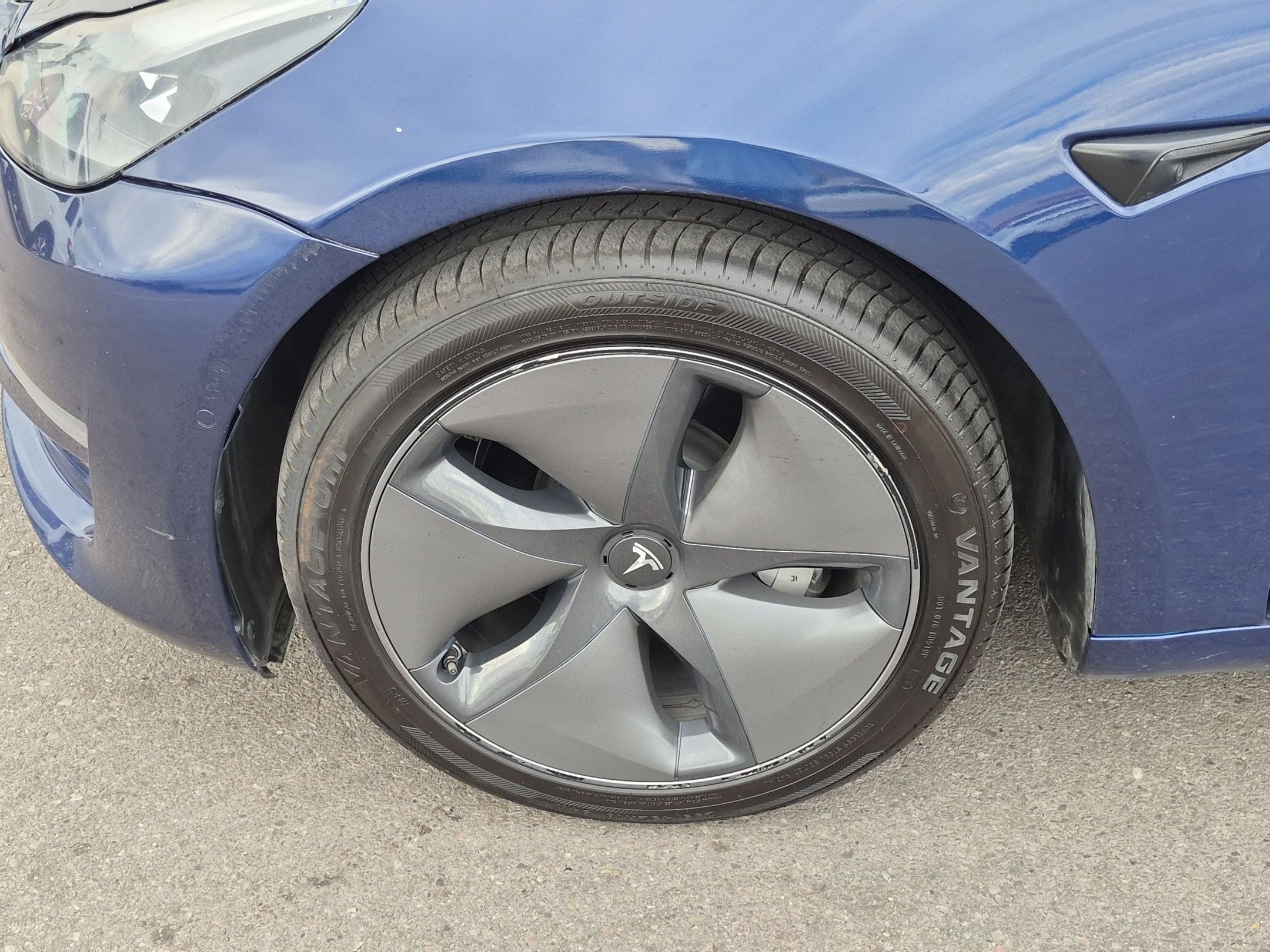 Used 2022 Tesla Model 3 Long Range AWD/4WD image 13