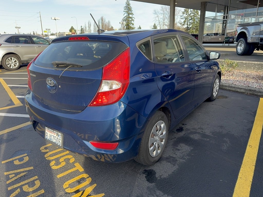 Used 2016 Hyundai Accent SE image 2