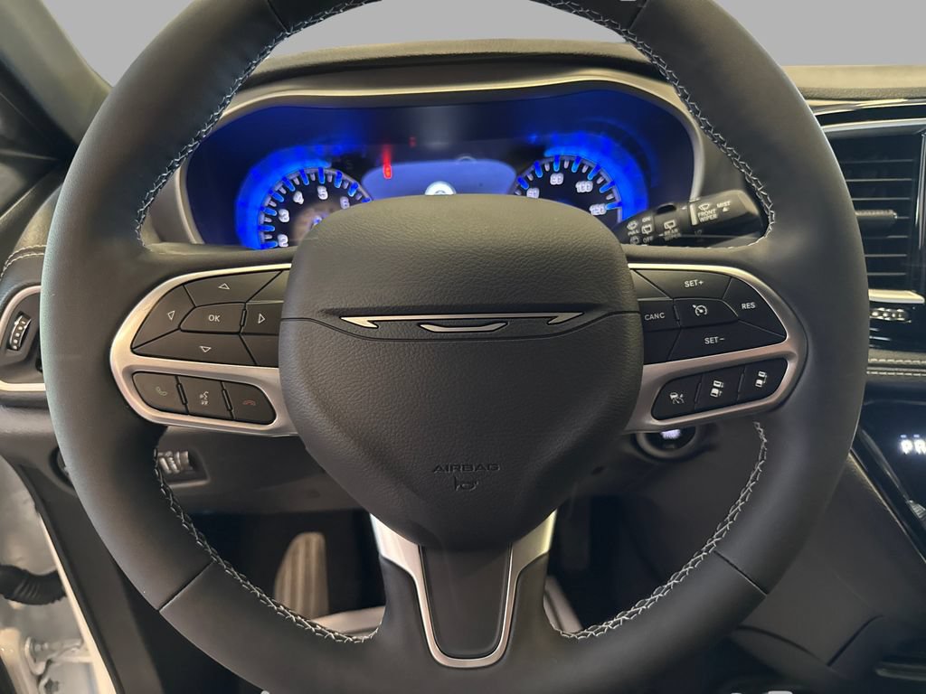 New 2027 Chrysler Pacifica Select FWD image 16