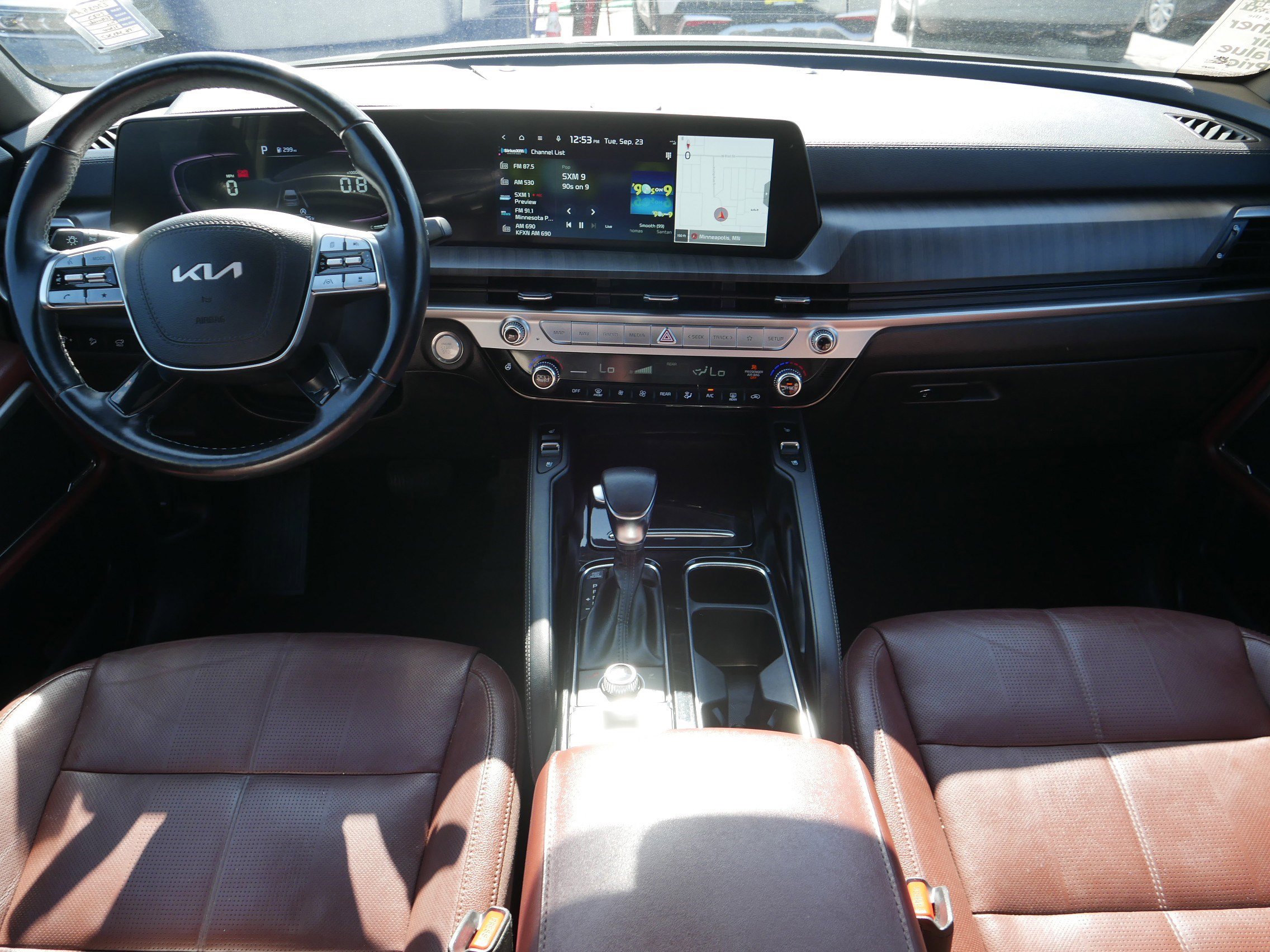 Used 2023 Kia Telluride EX w/ EX Captain's Chair Package image 10