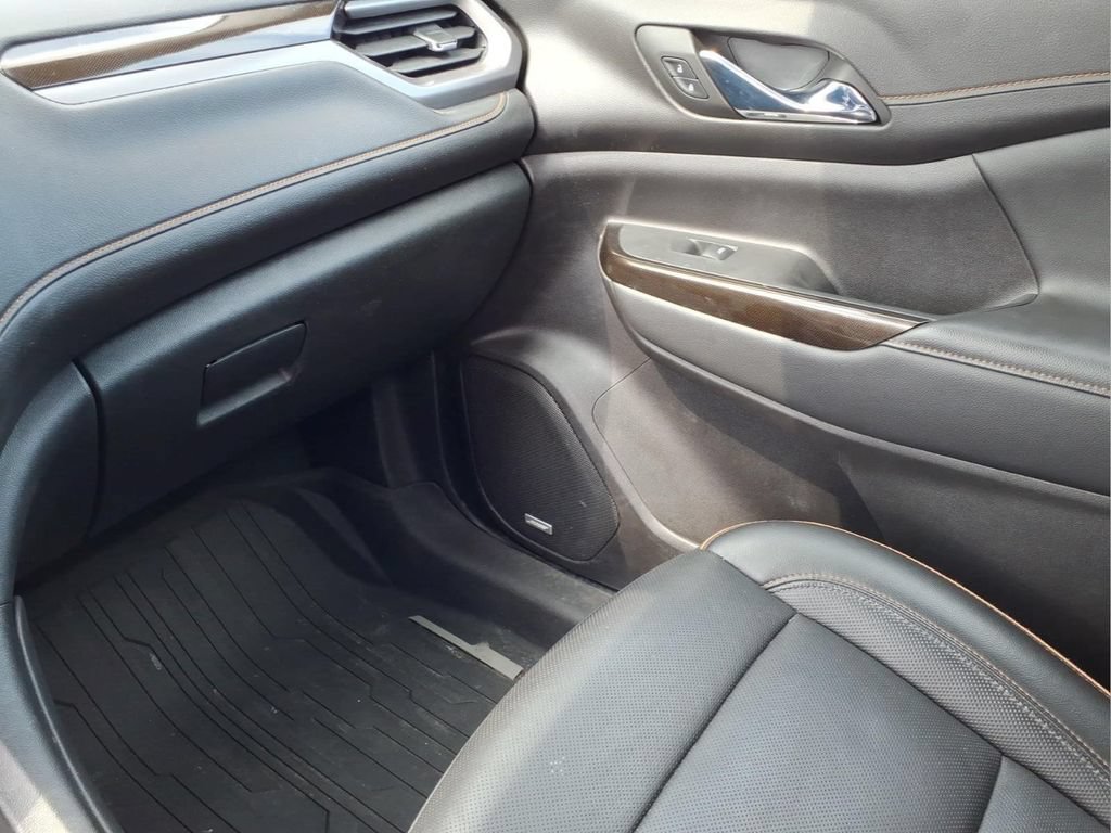 Used 2023 GMC Acadia AT4 w/ Technology Package AWD/4WD image 23