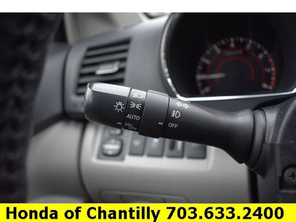 Used 2013 Toyota Highlander Limited image 10