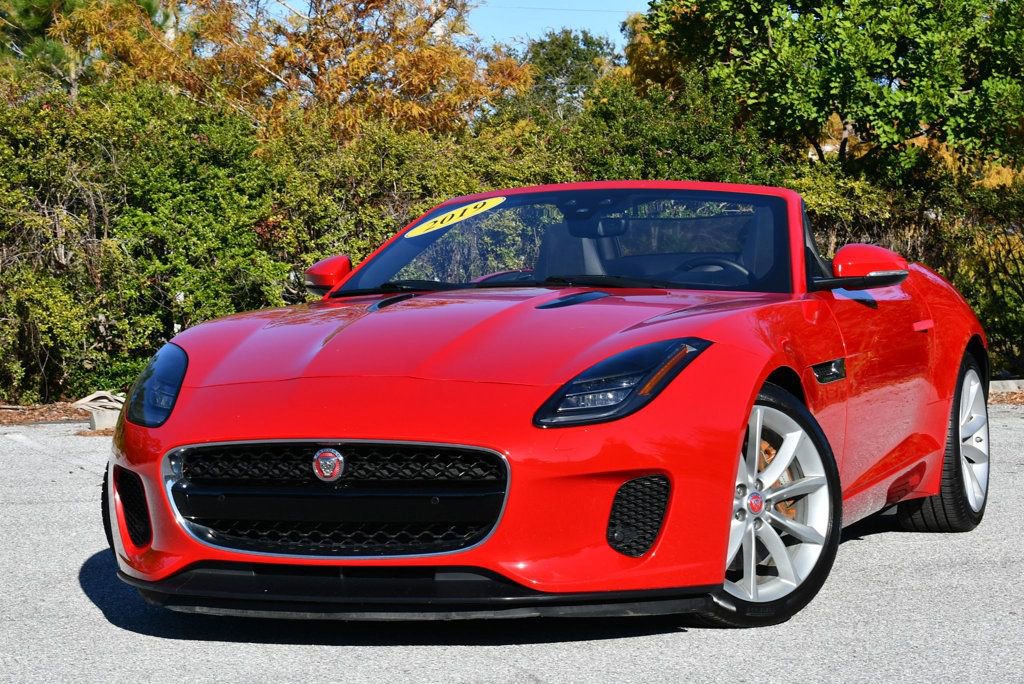 Used 2019 Jaguar F-TYPE Convertible image 17