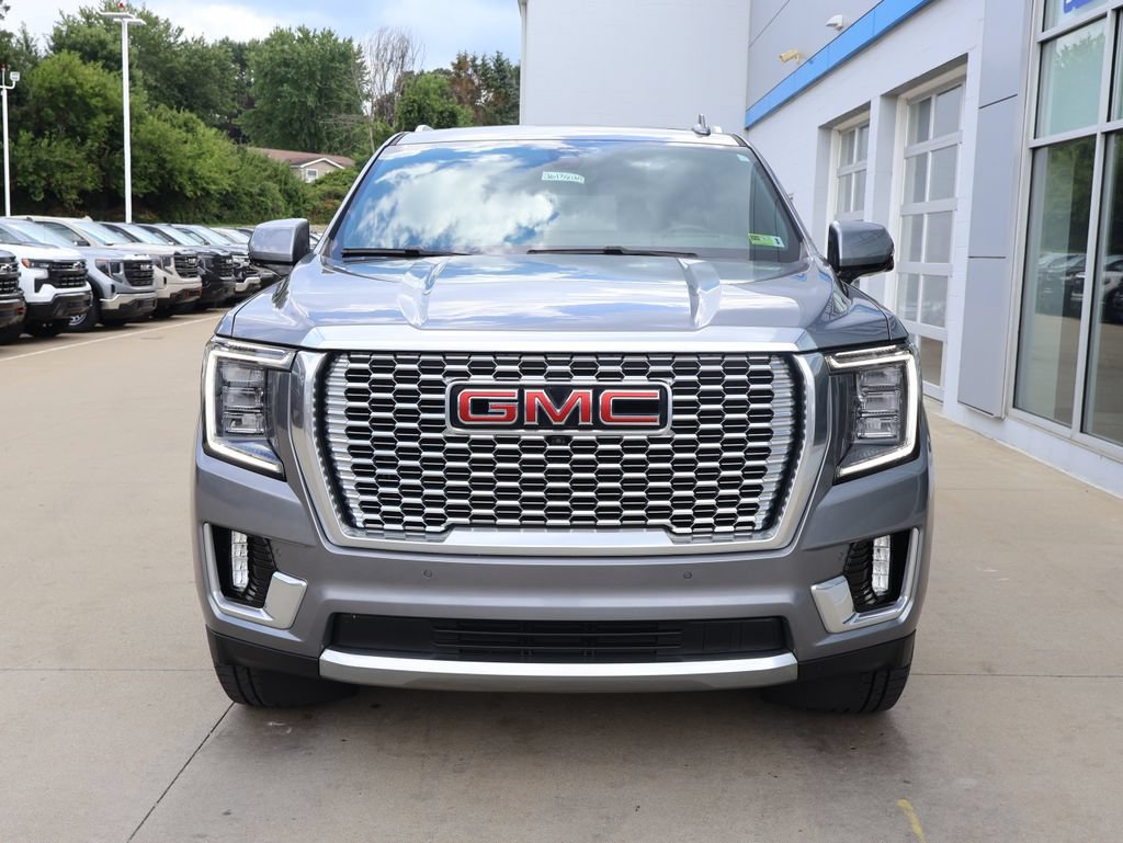 Used 2022 GMC Yukon Denali w/ Denali Premium Package AWD/4WD image 5