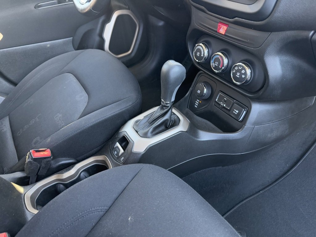 Used 2017 Jeep Renegade Latitude image 36