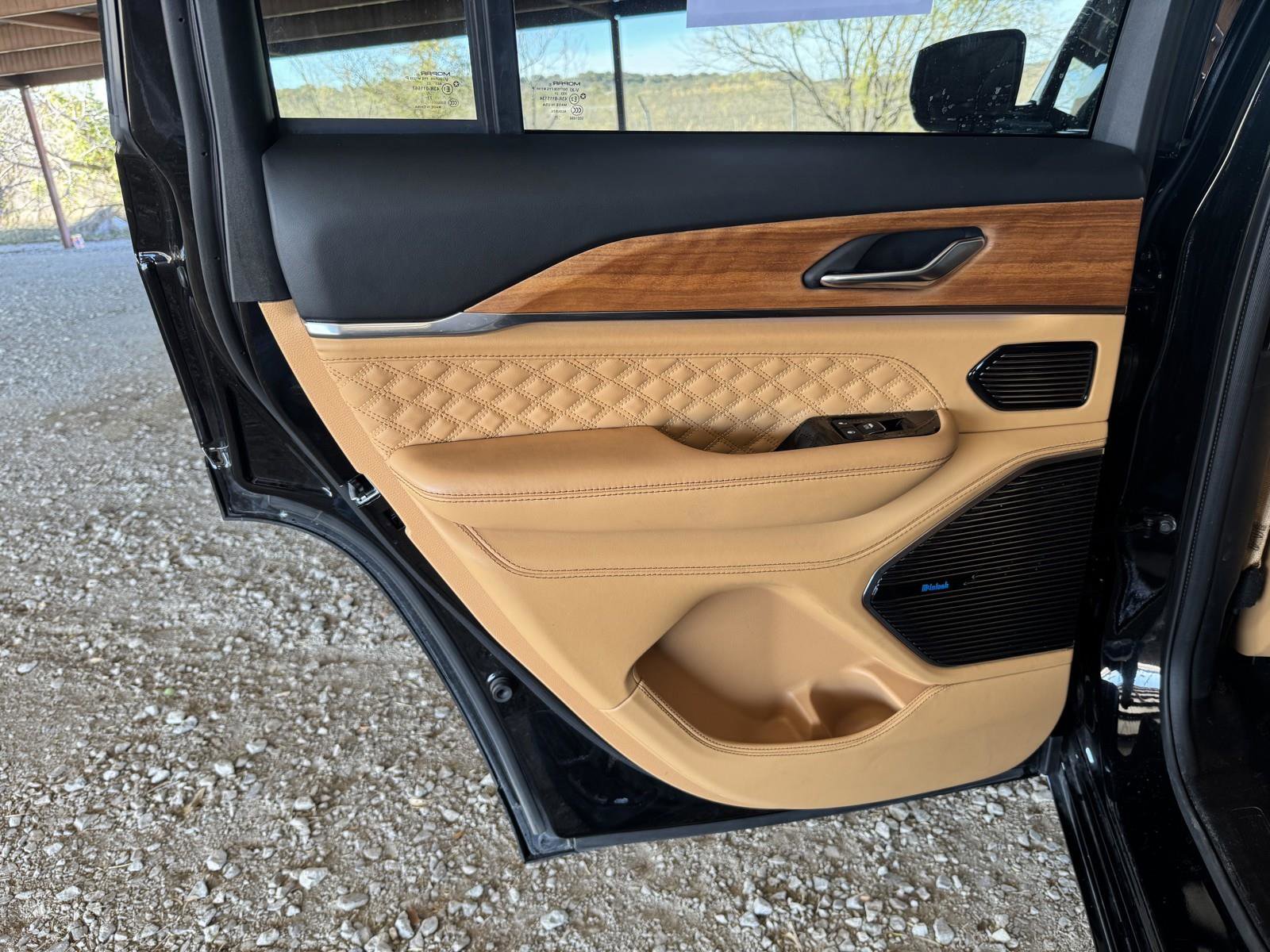 Used 2024 Jeep Grand Cherokee Summit image 29