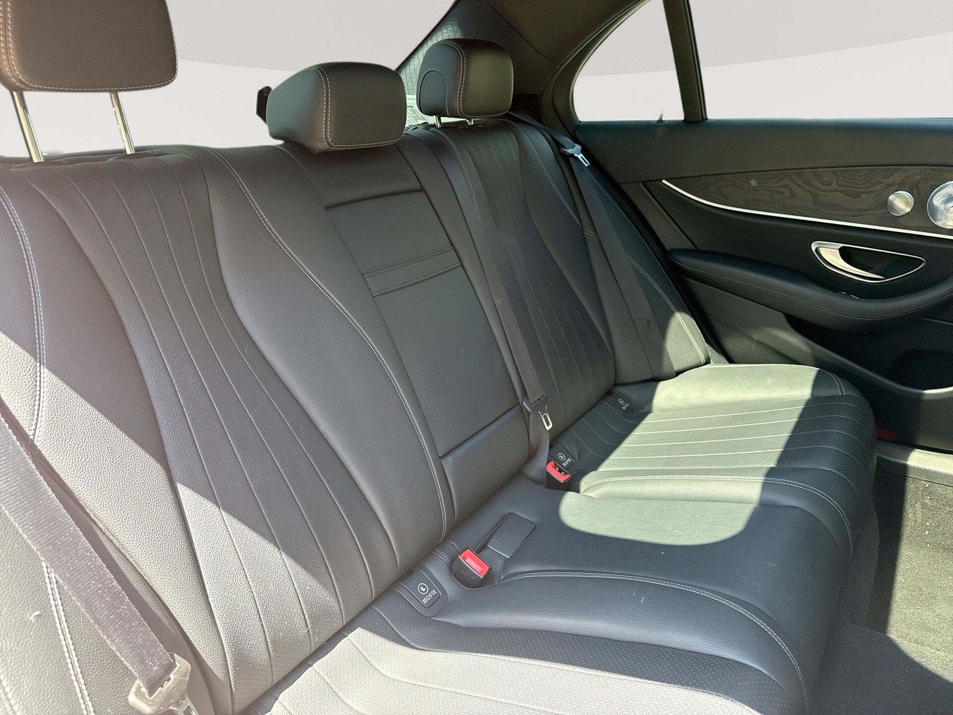 Used 2018 Mercedes-Benz E 300 w/ Premium 1 Package image 26