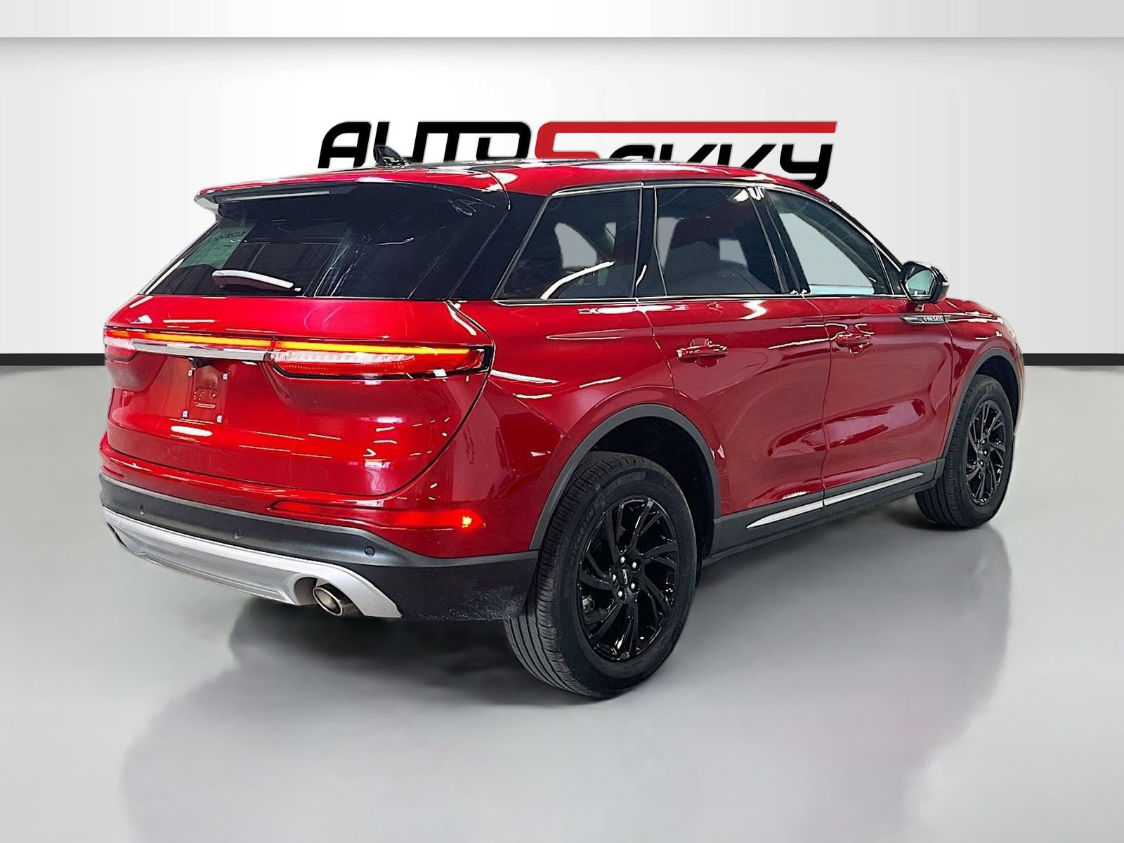 Used 2024 Lincoln Corsair AWD w/ Equipment Group 101A image 7