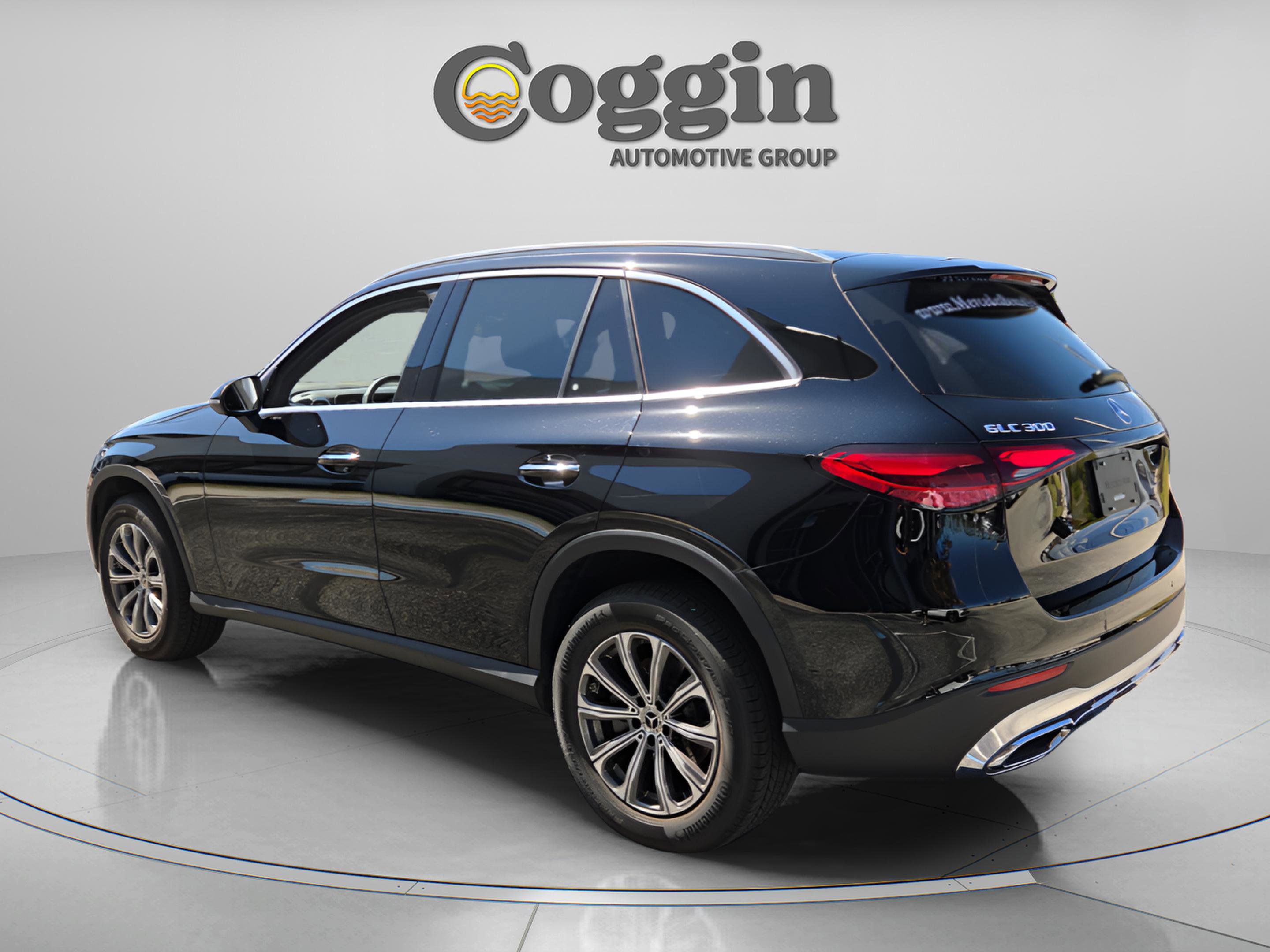 Used 2026 Mercedes-Benz GLC 300 image 4