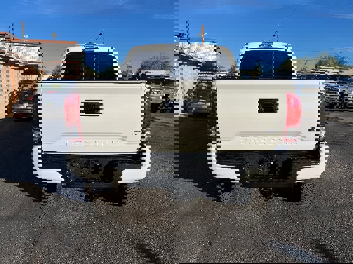 Used 2016 Toyota Tacoma TRD Sport image 6