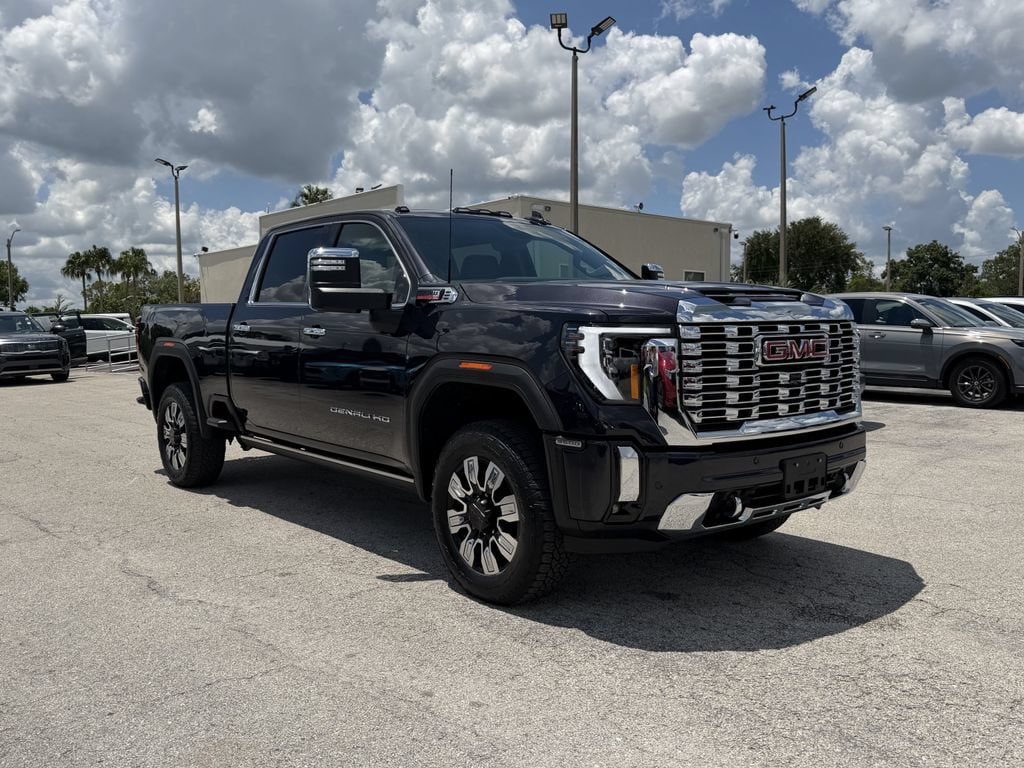 Used 2025 GMC Sierra 3500 Denali w/ Denali Reserve Package AWD/4WD image 2