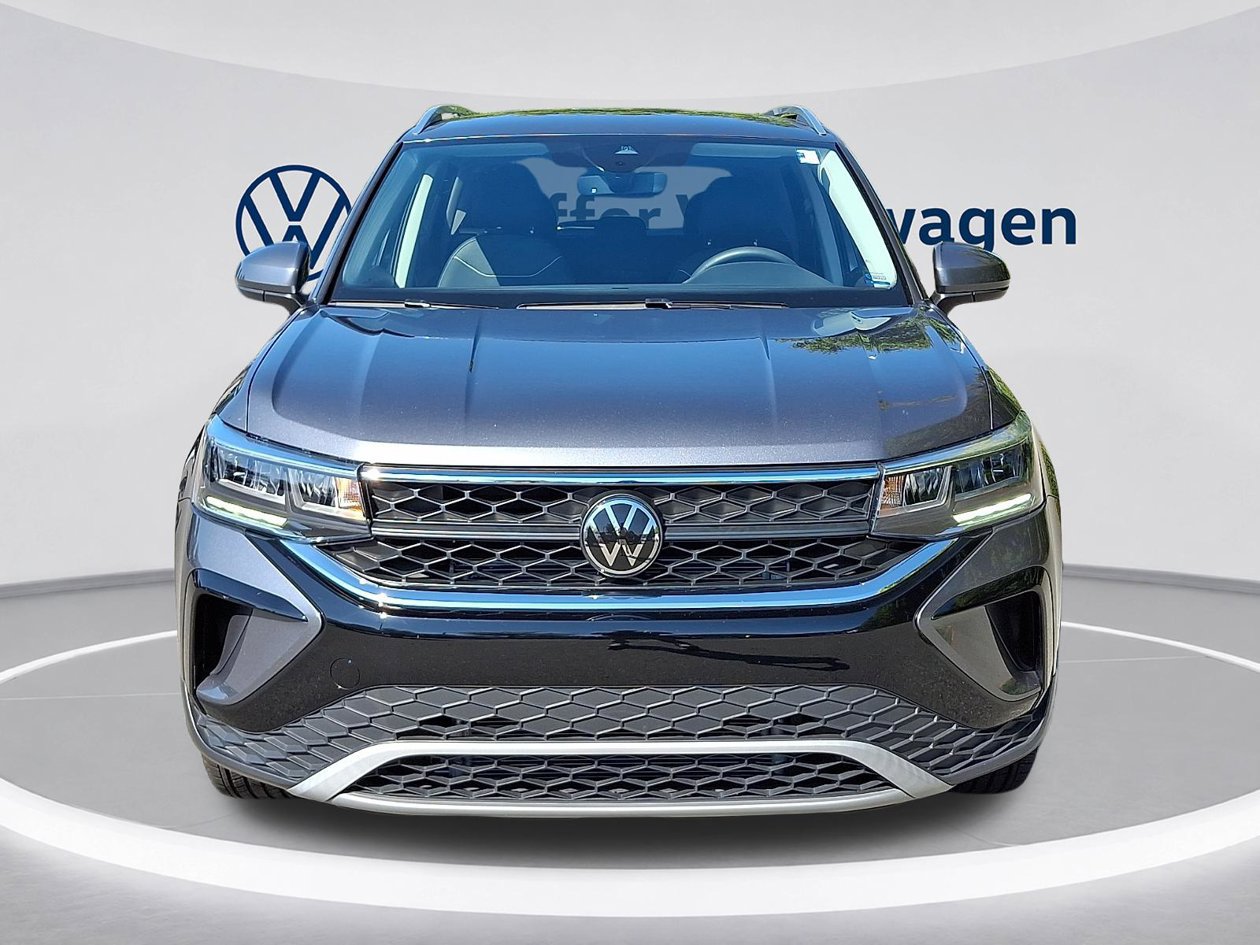 Certified 2023 Volkswagen Taos SE FWD image 2