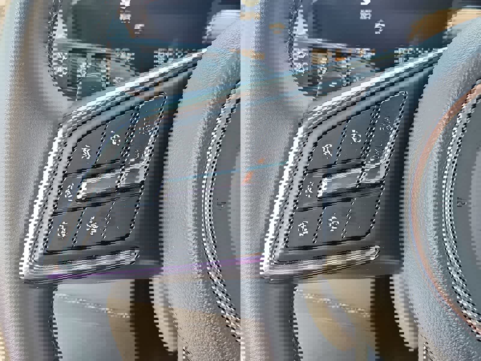 Used 2025 Buick Enclave Preferred image 24