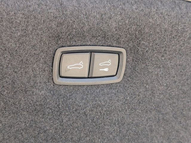 Used 2020 Porsche Taycan 4S w/ Premium Package image 15