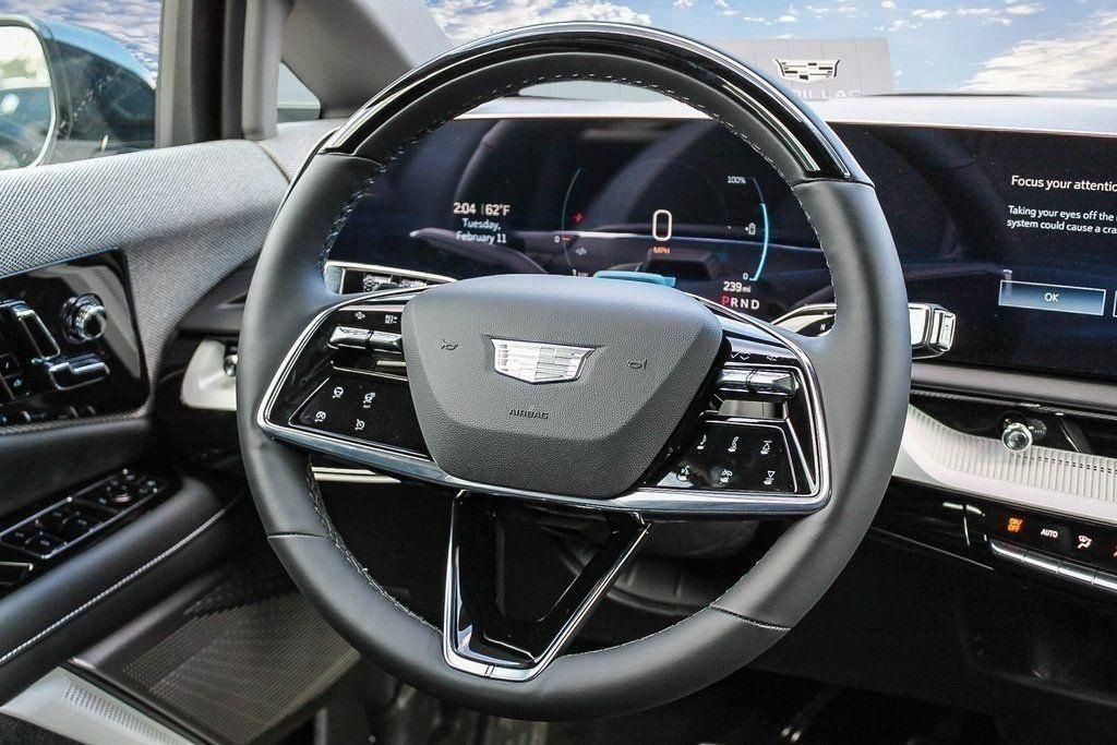 Certified 2025 Cadillac Optiq Sport 1 AWD/4WD image 17