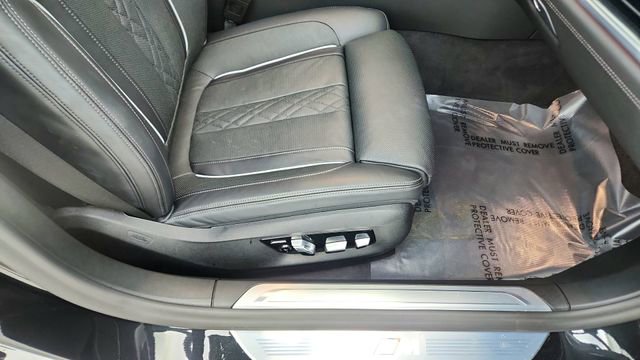 Used 2022 BMW 750i xDrive w/ Executive Package AWD/4WD image 22