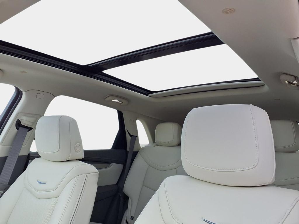 New 2026 Cadillac XT5 Premium Luxury w/ Driver Assist Package FWD image 17