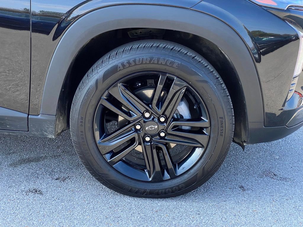 Used 2025 Chevrolet Trax ACTIV w/ Sunroof Package image 31