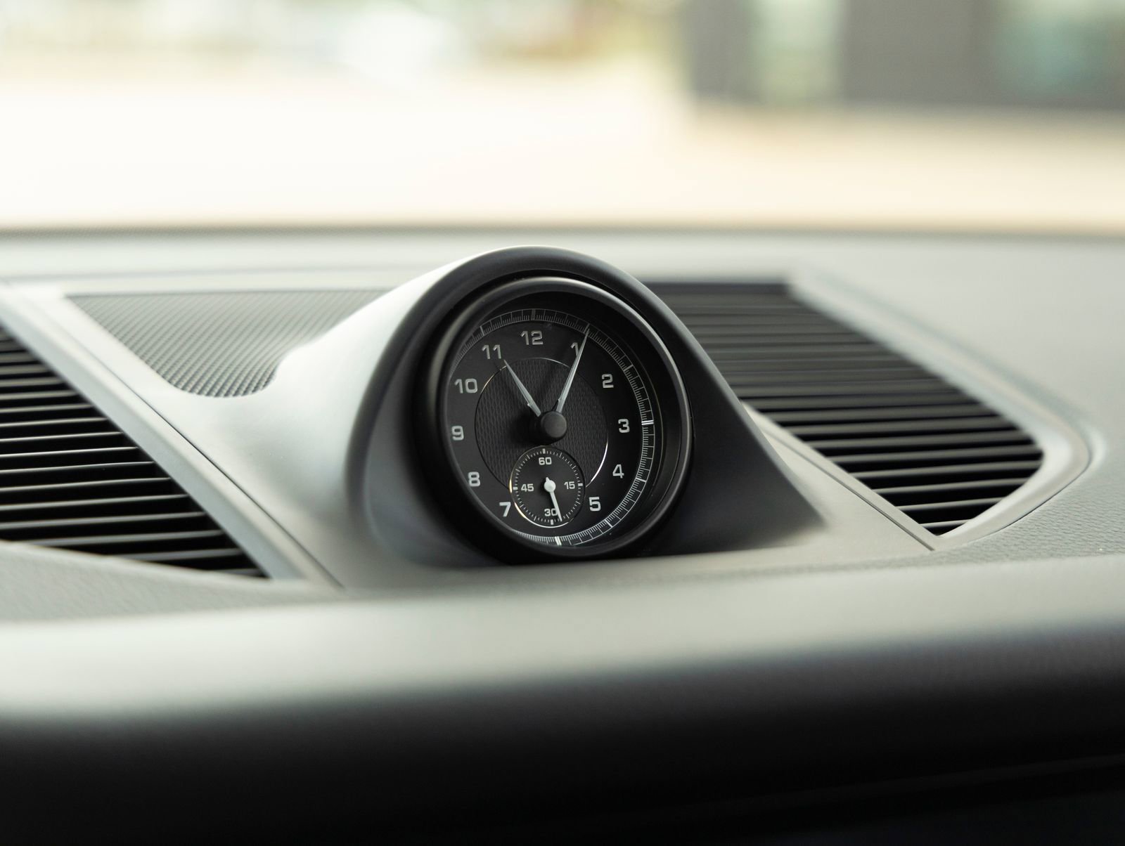 Certified 2024 Porsche Macan image 26