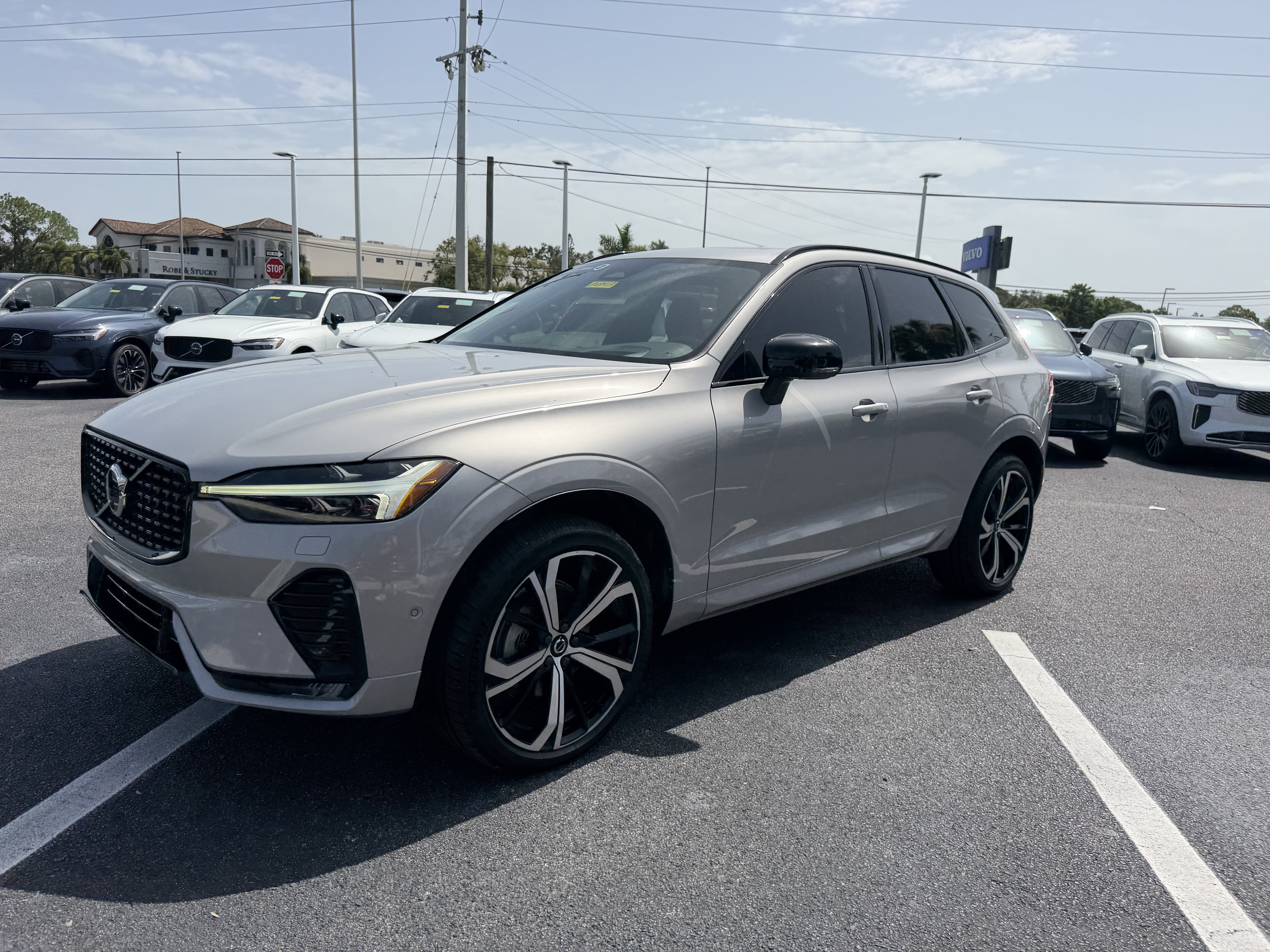 Certified 2023 Volvo XC60 B5 Ultimate w/ Climate Package FWD image 7