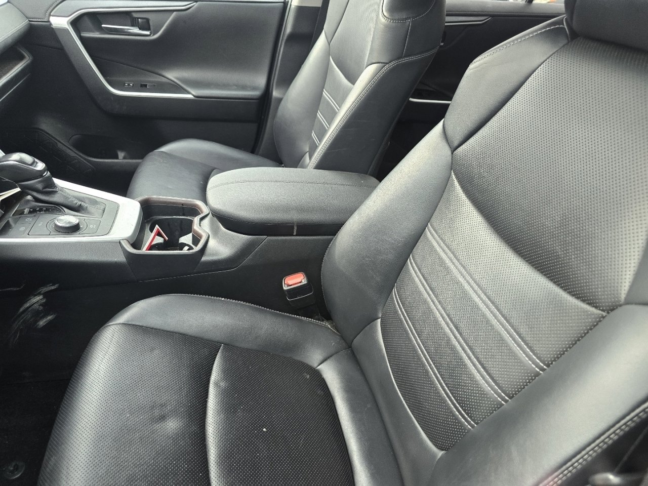 Used 2020 Toyota RAV4 Limited image 22