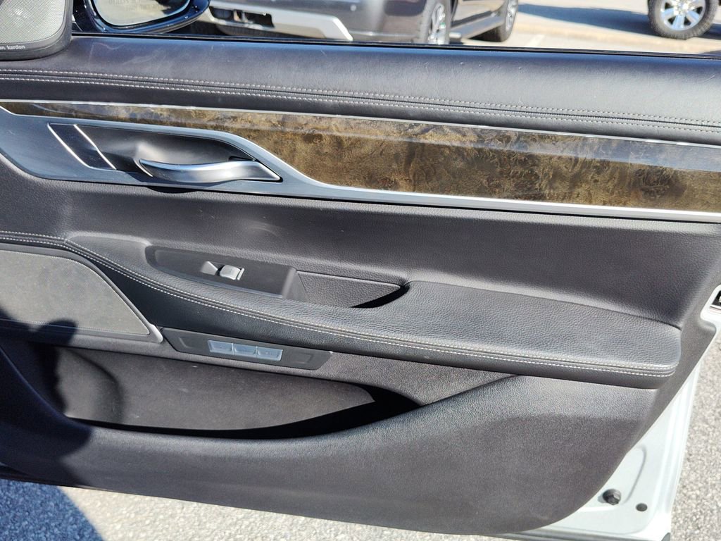 Used 2016 BMW 740i image 24