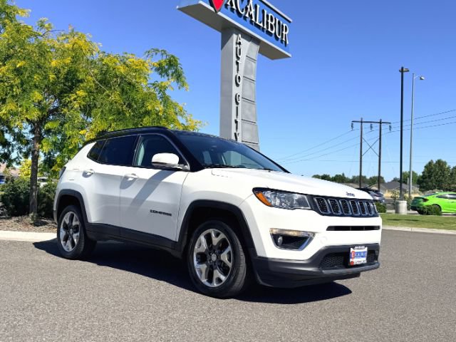 Used 2018 Jeep Compass Limited w/ Navigation Group AWD/4WD image 3