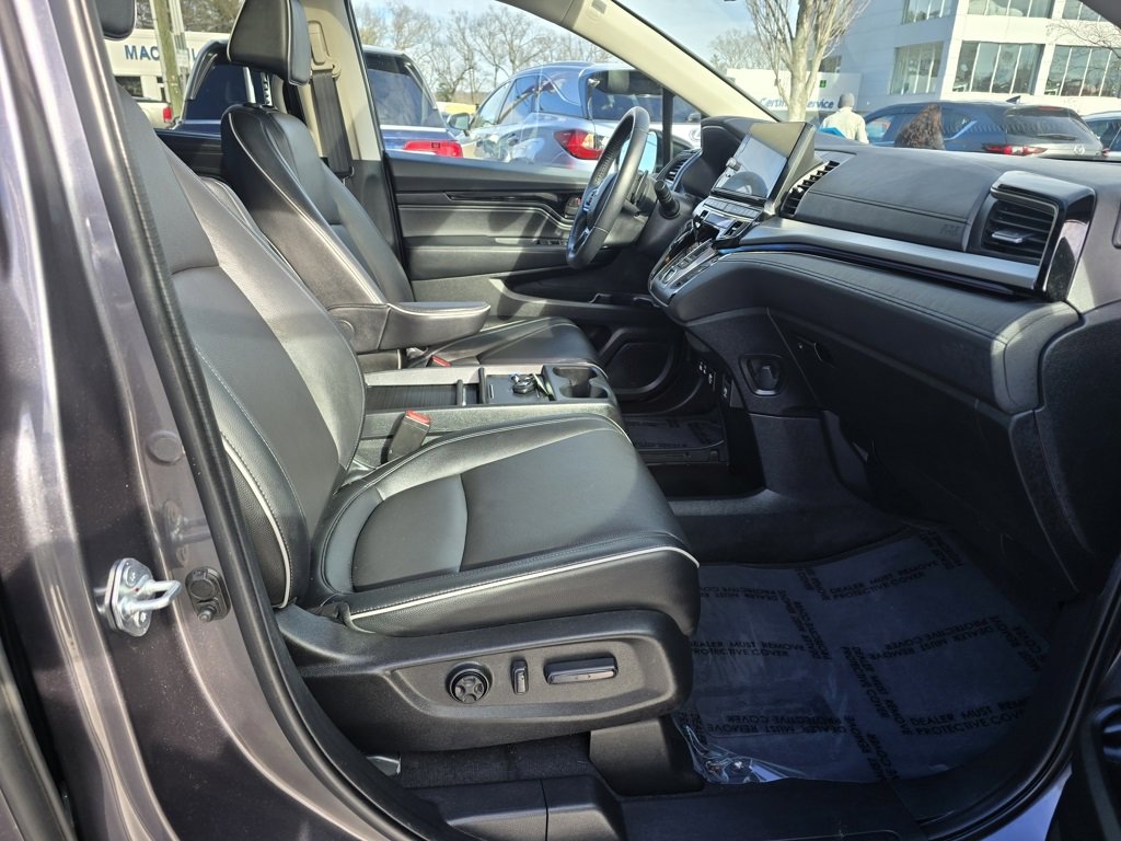 Used 2025 Honda Odyssey Touring image 11