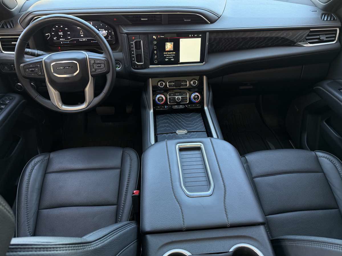 Used 2023 GMC Yukon Denali AWD/4WD image 19