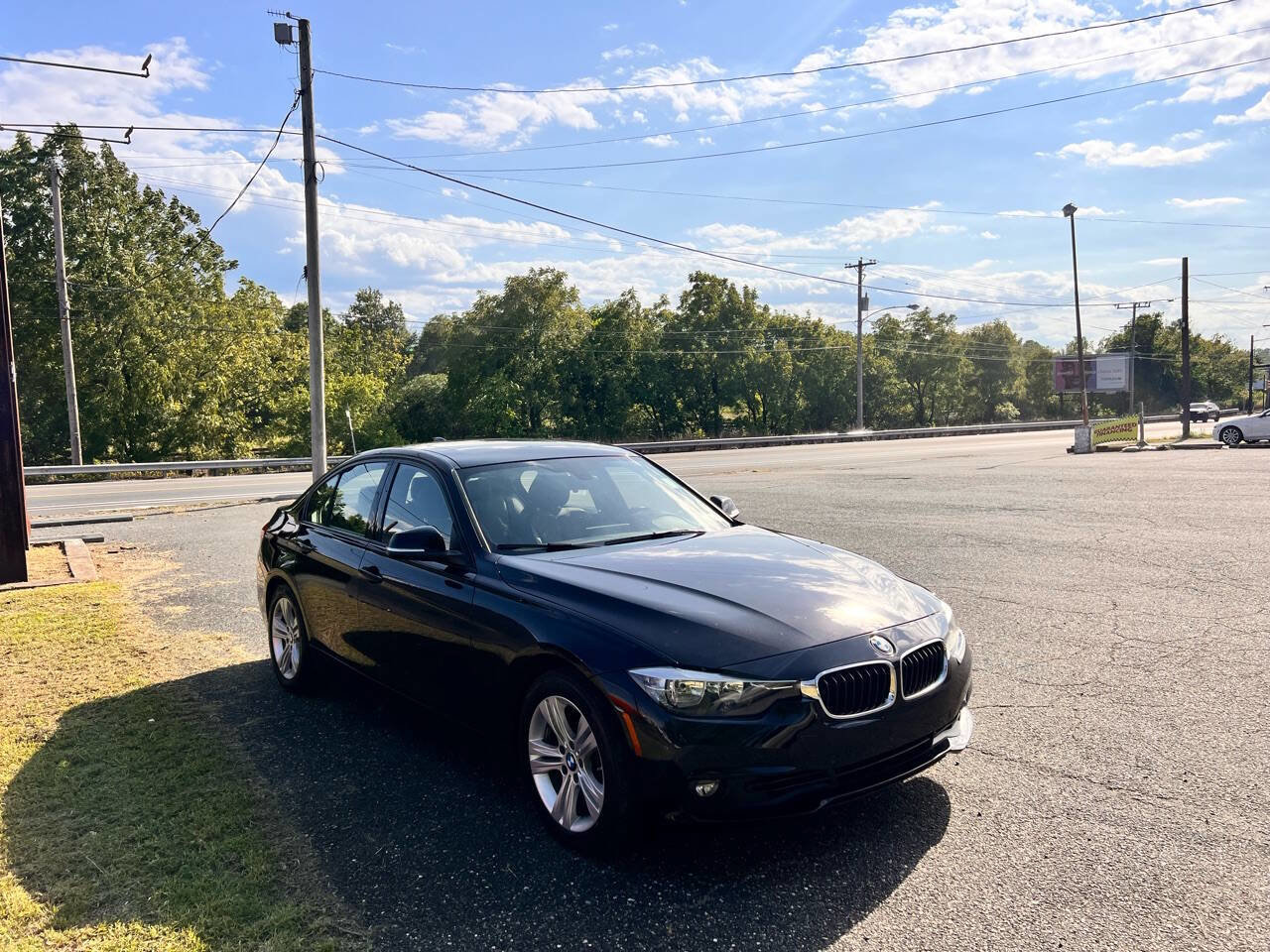 Used 2016 BMW 328i xDrive 328i xDrive AWD 4dr Sedan SULE w/ Driver Assistance Package image 4