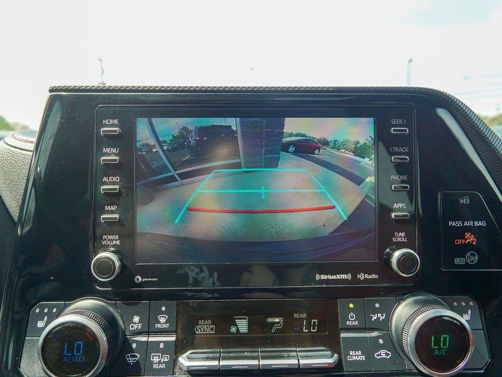 Used 2021 Toyota Highlander XSE FWD image 24