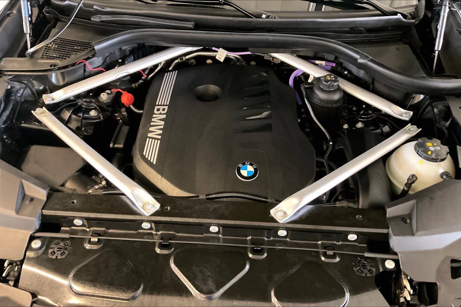 Certified 2025 BMW X6 xDrive40i w/ Parking Assistance Package AWD/4WD image 28
