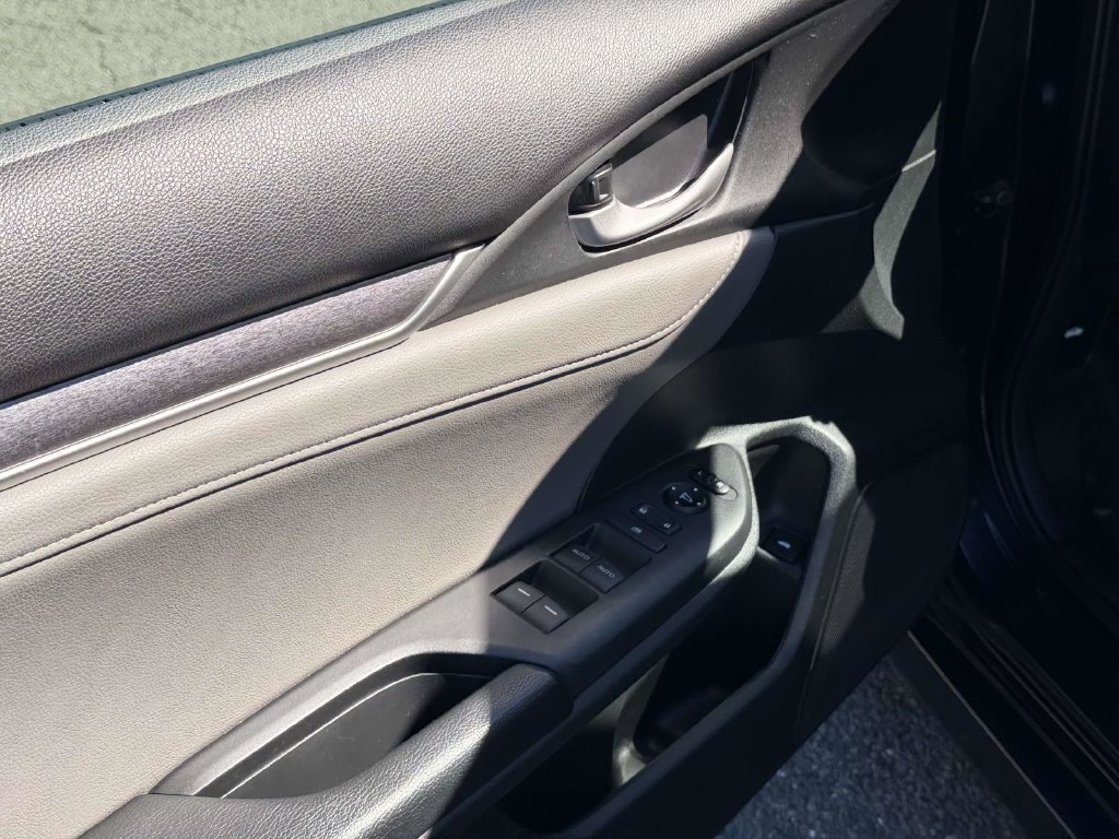 Used 2017 Honda Civic EX-L image 18