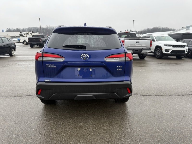 Used 2024 Toyota Corolla Cross XLE image 7