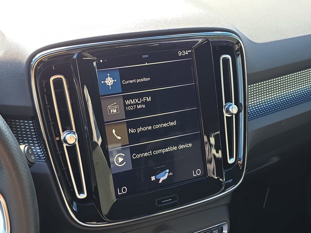 Used 2020 Volvo XC40 T5 R-Design w/ Protection Package Premier image 24