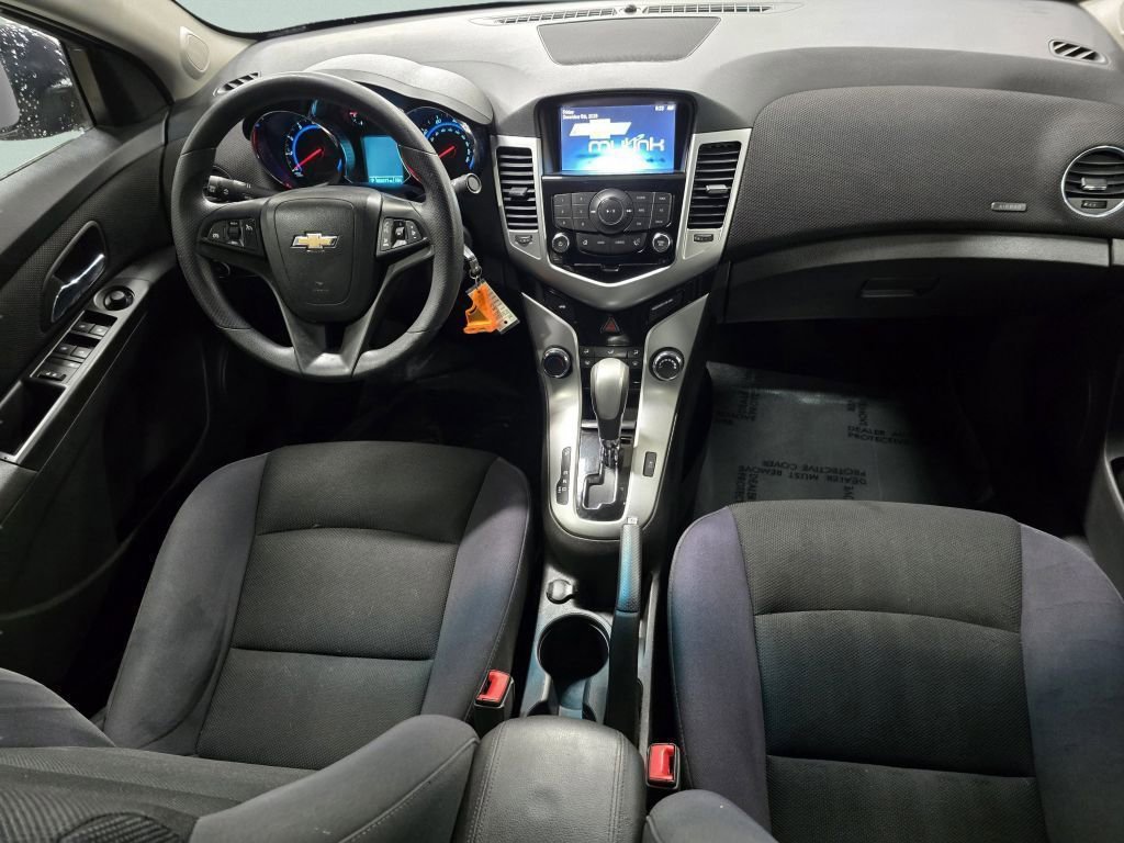 Used 2015 Chevrolet Cruze LT image 30