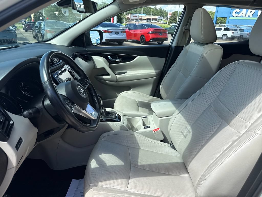 Used 2018 Nissan Rogue Sport SL w/ SL Premium Package FWD image 23