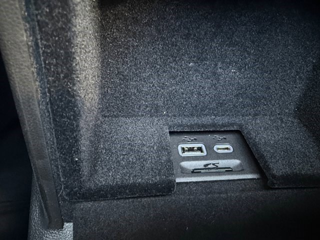 Certified 2022 Cadillac XT5 Premium Luxury w/ Platinum Package image 11