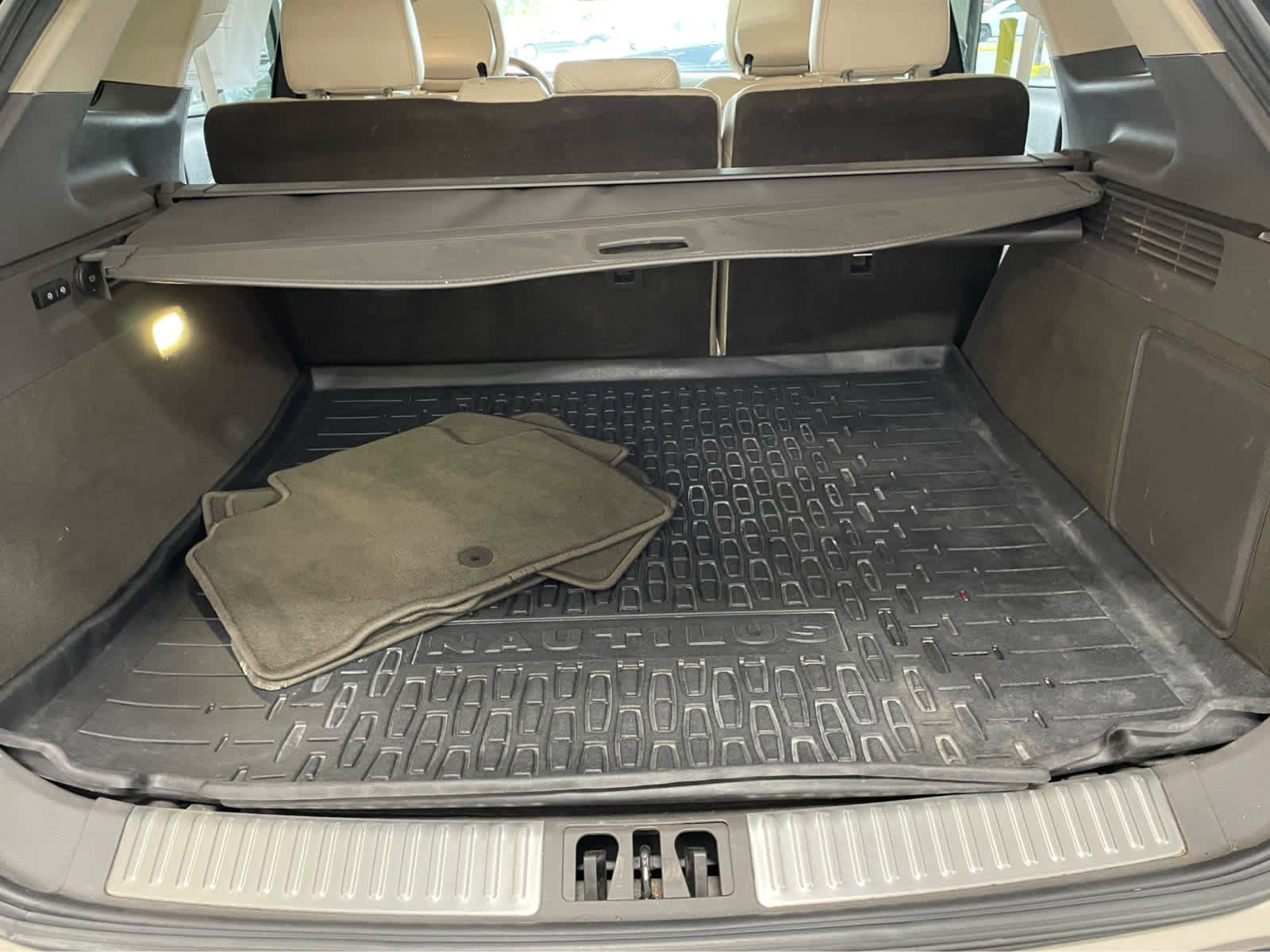 Used 2020 Lincoln Nautilus Reserve w/ Cargo Utility Package AWD/4WD image 41