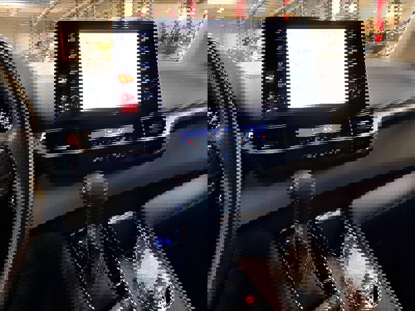 Used 2024 Toyota Sienna LE image 19