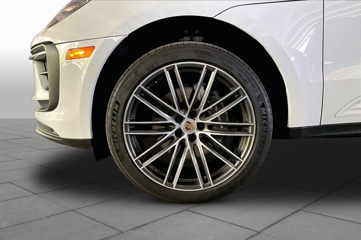 Used 2024 Porsche Macan Turbo AWD/4WD image 10