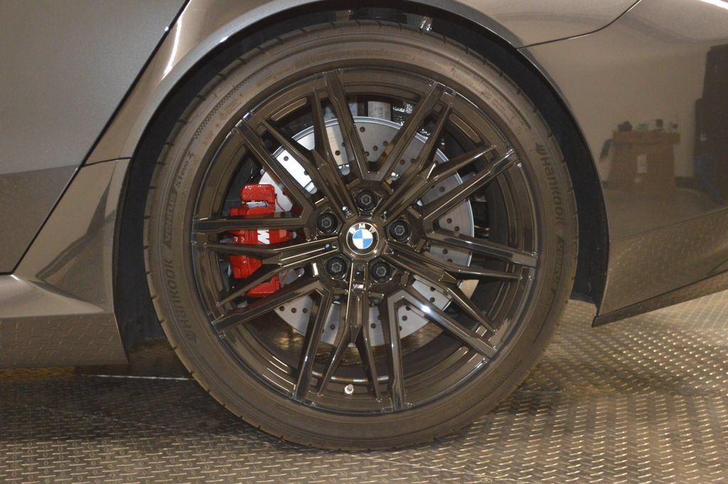 Used 2025 BMW M5 w/ Carbon Package AWD/4WD image 12
