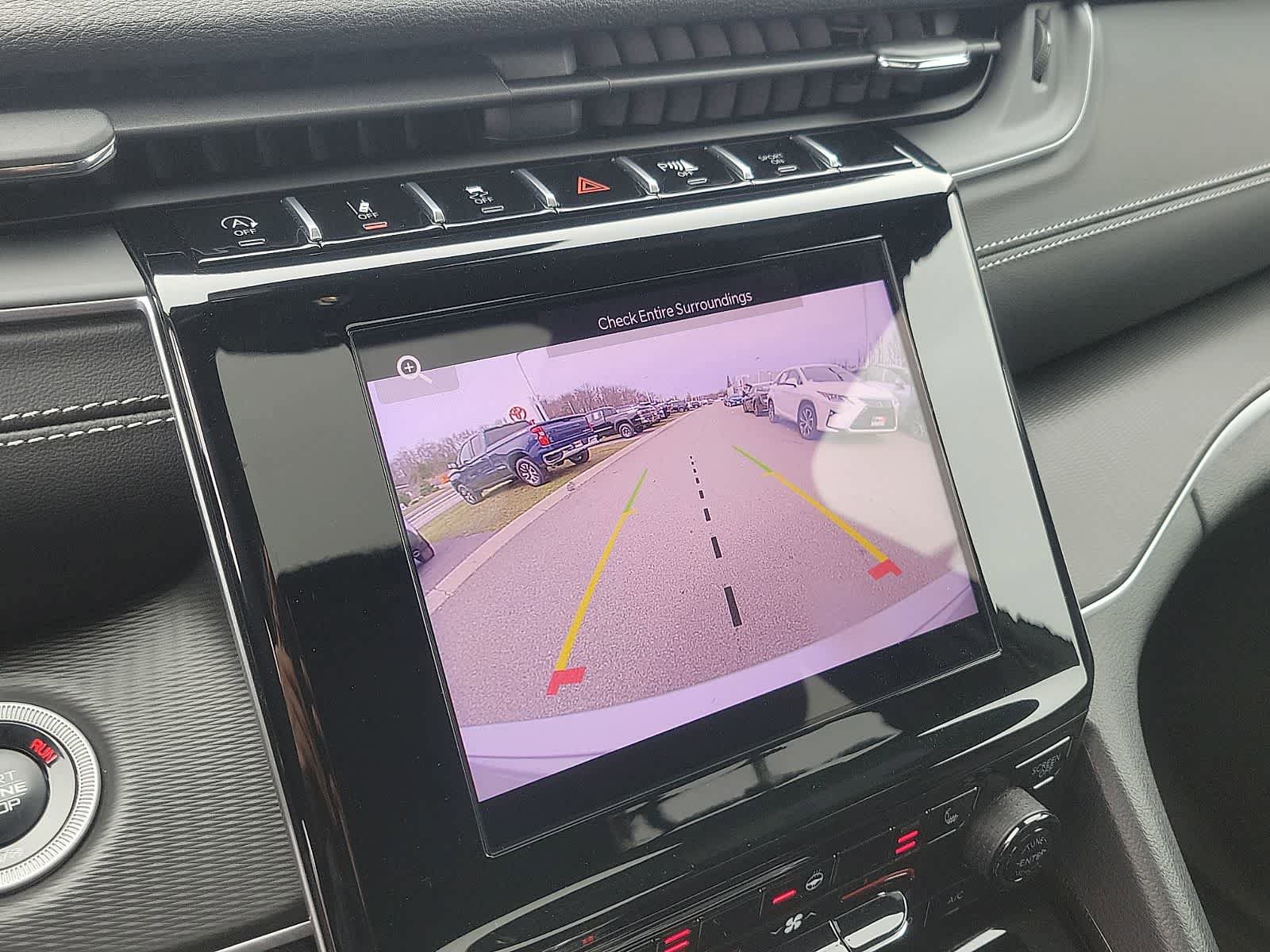 Used 2025 Jeep Grand Cherokee Laredo X w/ Luxury Tech Group I image 19