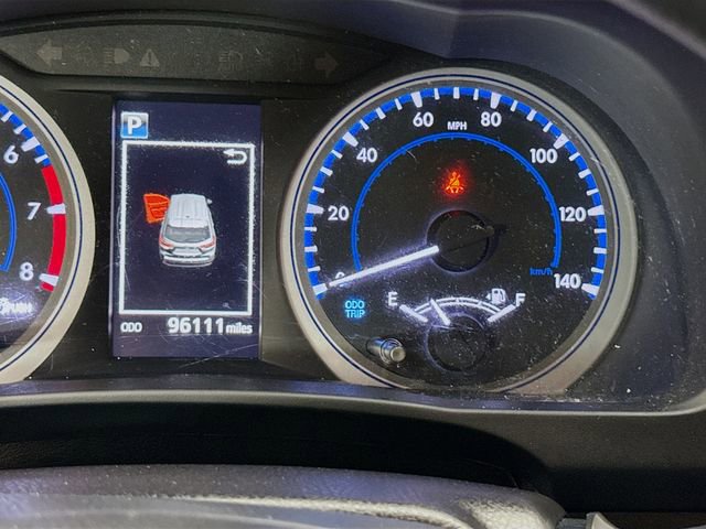 Used 2019 Toyota Highlander LE AWD/4WD image 12